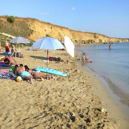פריבלאקה Apartments Ljilja In Privlaka, Near Sandy Beach מראה חיצוני תמונה