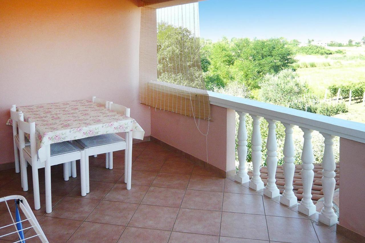 פריבלאקה Apartments Ljilja In Privlaka, Near Sandy Beach מראה חיצוני תמונה