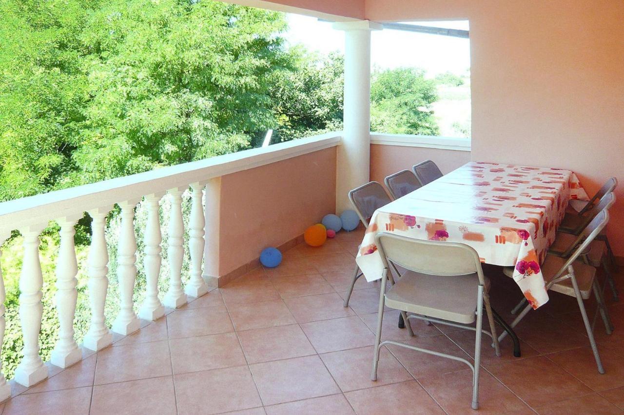 פריבלאקה Apartments Ljilja In Privlaka, Near Sandy Beach מראה חיצוני תמונה