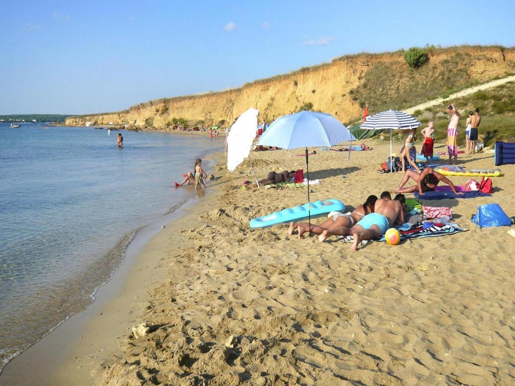 פריבלאקה Apartments Ljilja In Privlaka, Near Sandy Beach מראה חיצוני תמונה