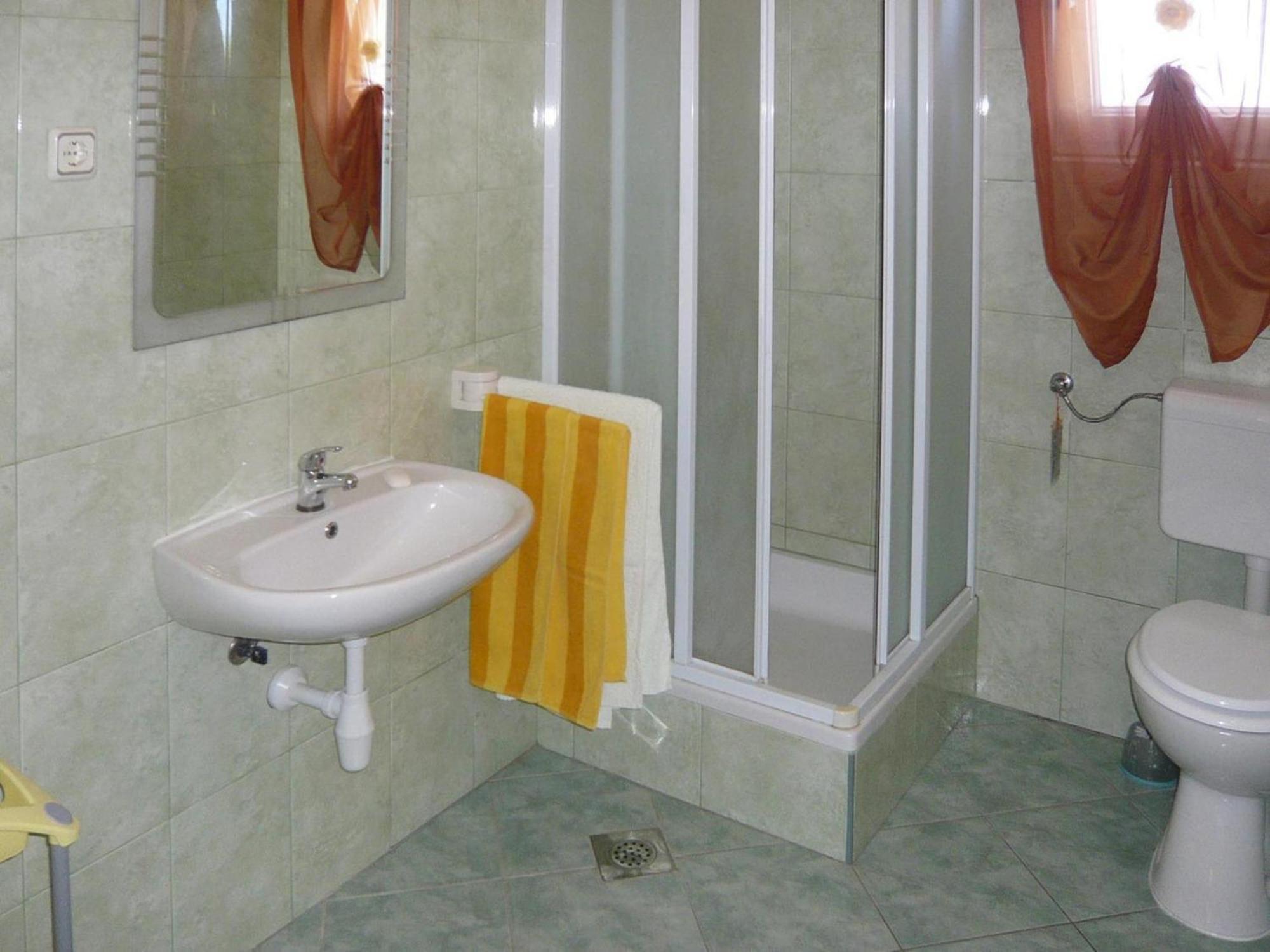 פריבלאקה Apartments Ljilja In Privlaka, Near Sandy Beach מראה חיצוני תמונה