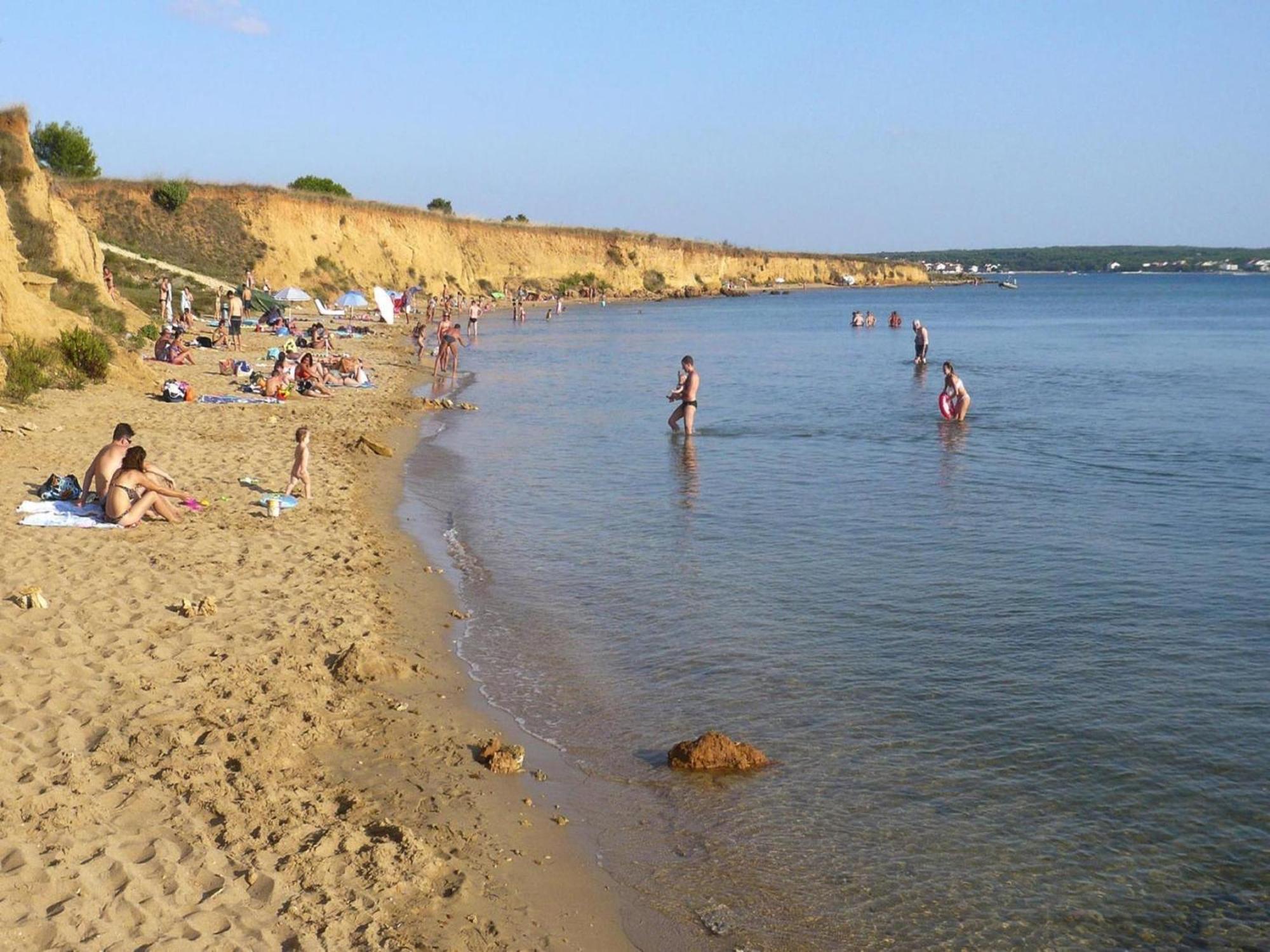 פריבלאקה Apartments Ljilja In Privlaka, Near Sandy Beach מראה חיצוני תמונה