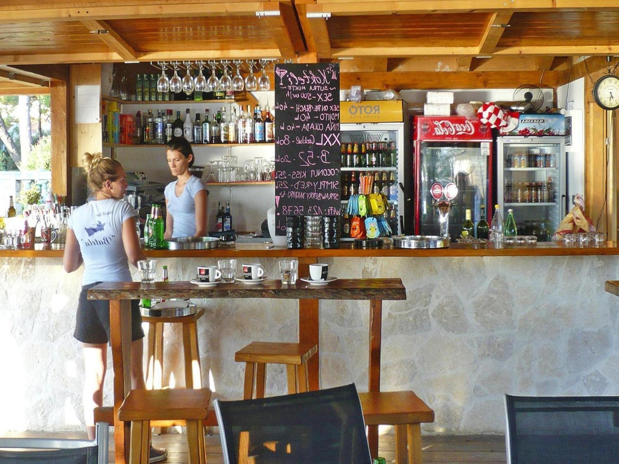 פריבלאקה Apartments Ljilja In Privlaka, Near Sandy Beach מראה חיצוני תמונה